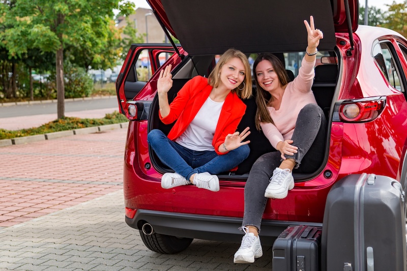 Two young prankish girls friends sitting in trunk of car and showing sign OK and peace SSUCv3H4sIAAAAAAAACpxUy47bMAy8F+g/BD5XgF6W5P2KPfRW9EA9nAhrW4EttwgW+ffSr40dLIqiN2nIGY5F0u9fv5xOhYUhuuLl9D7d8B6bZhxyDzmmDmH6bcX70PnQ75HgY059hGYPWsju0kEbEOzGppng+xwshgx5HMKwKzZcxpxDP+Tk3hAWu2wHOZxR/pC/mf2x3E9bYA4iA0NFsVpZCox2xjZoEf8v5nL4uX0onEPnbg9vE9RAe9u7Q6wGbrVjJaFlVRGpvSXWcE2kk1LVgteVDoe6lCmnfC0JRgSRtfOkslSTkklONRjFtfowtbmZivtkw/aQeweMKiM+Y9h4nvOvl5TTE+k1pGtzNPa9h264pj4vo/GJoO8DtEOOc/MPFpg6SJXV4VqZz9SeZuOgJ45P9qAvh/tujvrQBFimbpUonA2elaokIXB8Yi4qYhivCPOBWZC15/qjQGE8eKFFIC6IkkjqBDEc++lZTbkFJ3Xl5/qL9eLtN5pu56FdHcDoY9oN8a/koBmexv3aRxe7846W8mXet43m0tjl/rYf1KJJ6QoWG/VyqlEzbPgFhgHT/Ybv9wq3O7W7Ol3K8+usqoXHxZuuTHBBDa0ElZyx0ii5Jix7fImoM9vZDI7XJoEPU9HHTjx1cdLhRmiu105tjnHd2oiZ/8CWlG7sw98Fc6L/y9+lYKpSmpfK8LlhKzFOJQtjDG4jGMIFDoY0XBFj8eSoNgFAGPCArPsfAAAA//8DAG2p5581BQAA